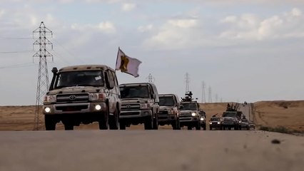 قطع عسكرية ترفع العلم الفرنسي تدخل ميناء بليبيا