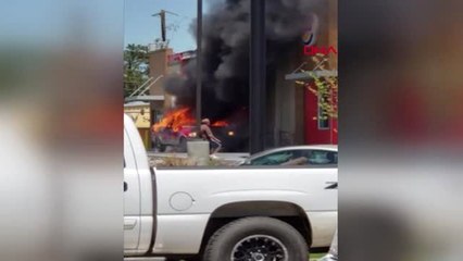 Dha Dış ? Yanan Araçtaki Propan Tankı Patladı, Sürücünün Yaşadığı Şok Kamerada