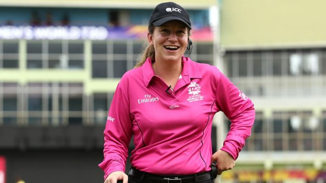Australian Claire Polosak becomes first woman to umpire men's ODIs match | वनइंडिया हिंदी