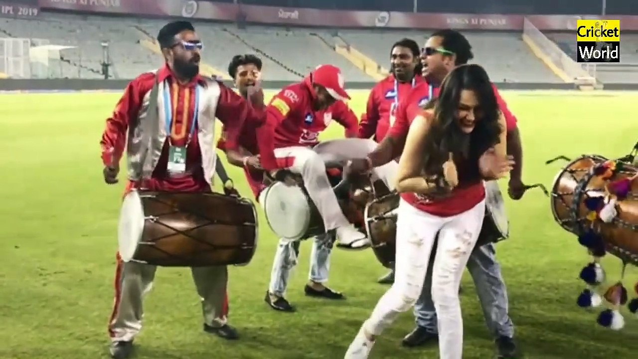 kings xi punjab vs kkr vs rcb vs mi vs srh vs rr vs dc highlights | ipl 2019 | ipl | ipl highlights | Preeti zinta And Chris Gayle Started Doing Bhangra After 3 Continue Wins Kxip win Celebration