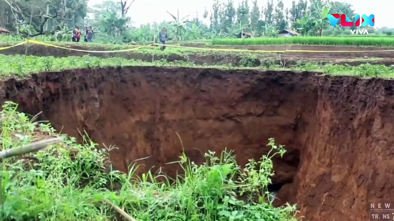 Misteri Lubang Raksasa di Sukabumi, Ada Apa?