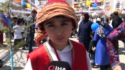 17. Akdamar Çocuk ve Gençlik Tiyatroları Şenliği renkli anlara sahne oldu