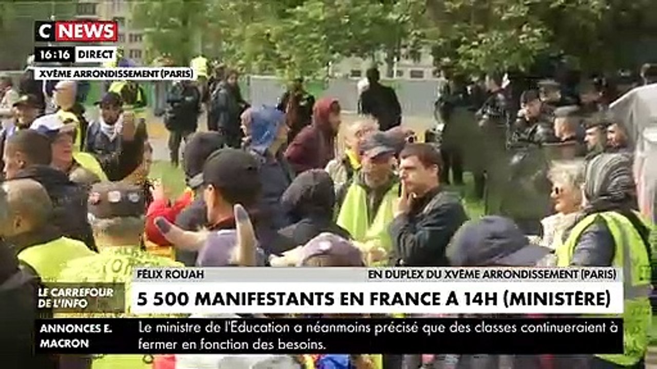 Gilets Jaunes - Plusieurs centaines de manifestants ont défilé dans le calme à Paris devant le siège de plusieurs médias pour réclamer "un traitement médiatique impartial" du mouvement