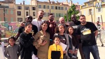 Quand la “dictée pour tous” transforme la place du Refuge au Panier en salle de classe géante