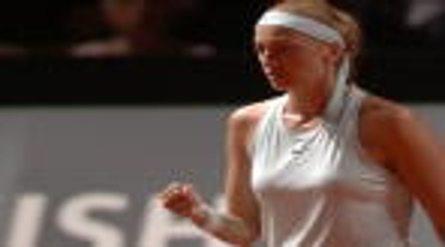 Kvitova bt Bertens (7-6 3-6 6-1)