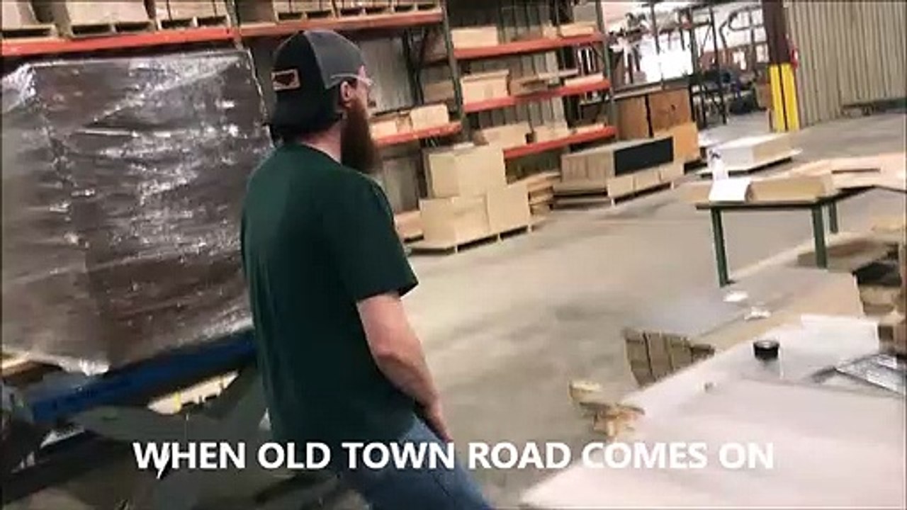 Dancing to Old Town Road - OLD TOWN ROAD CHALLENGE LIL NAS X