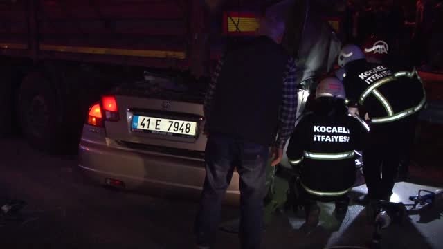 Kocaeli'de Trafik Kazası: 2 Ölü