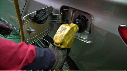 휘발유 가격 넉 달여 만에 최고...내달 1천500원선 돌파할 듯 / YTN