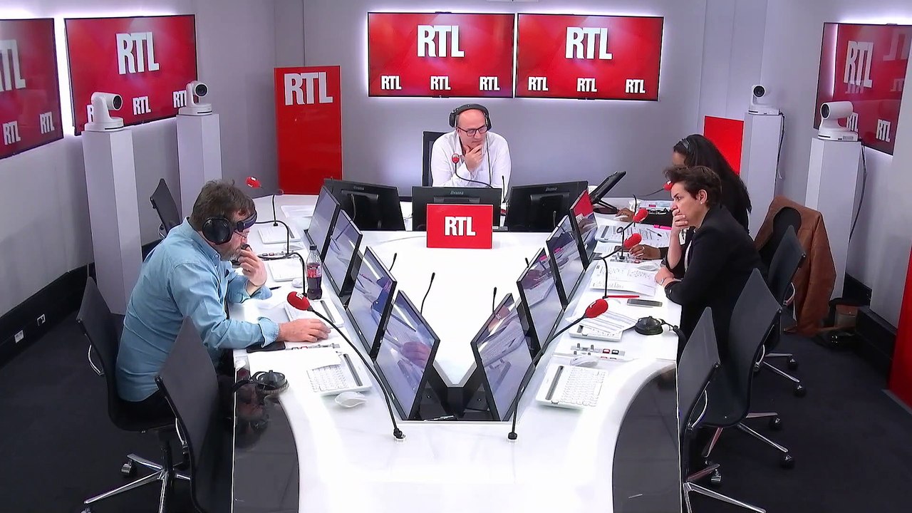 Doit-on dire "PNC, à vos postes" ou "à votre poste" ?