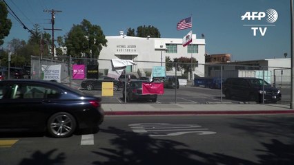 مدرسة مايكل جاكسون السابقة تبقي على اسمه لإحدى قاعاتها