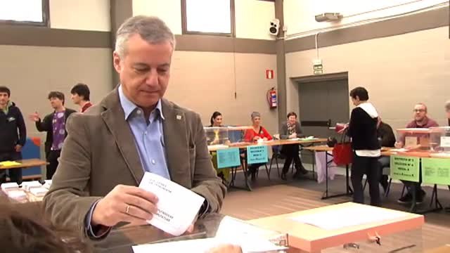 Urkullu: Deseo que el compromiso de las ciudadanas y ciudadanos redunde en el avance de la democracia y la justicia social