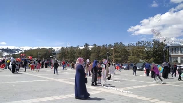 Çocuklar Bahara Uçurtmalarla Merhaba Dedi