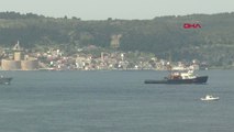 Çanakkale Arızalanan Rus Mayın Gemisi, Römorkörle Çanakkale Boğazı'ndan Geçirildi