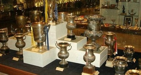 Fenerbahçe Müzesi'nden Kupa Çalmaya Çalışan Trabzonspor Taraftarını, Dev Maç Öncesi Bunu Yapınca Yakalandı