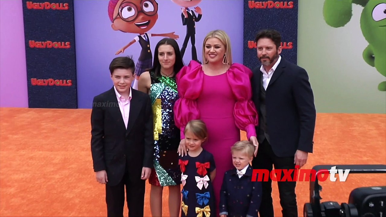 Kelly Clarkson with her Family "UglyDolls" Los Angeles Premiere Orange Carpet