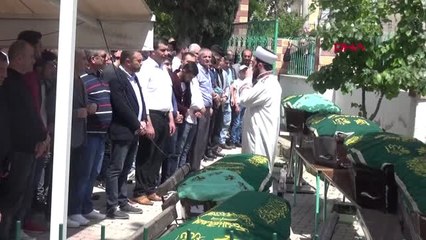 İzmir Kazada Ölen 7 Kişi Topraga Verildi