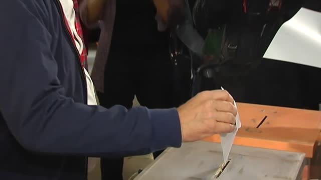 Feijóo vota y anima a decidir entre todos el próximo Gobierno de España