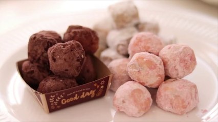 Baking Eggless Snowball Cookies