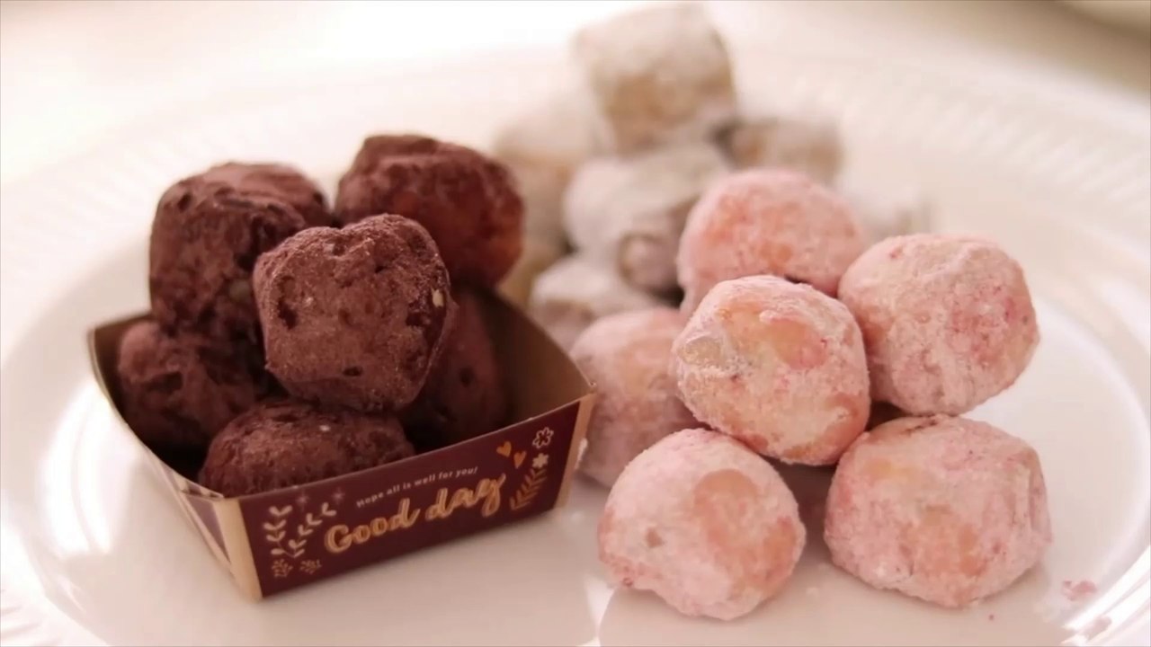 Baking Eggless Snowball Cookies