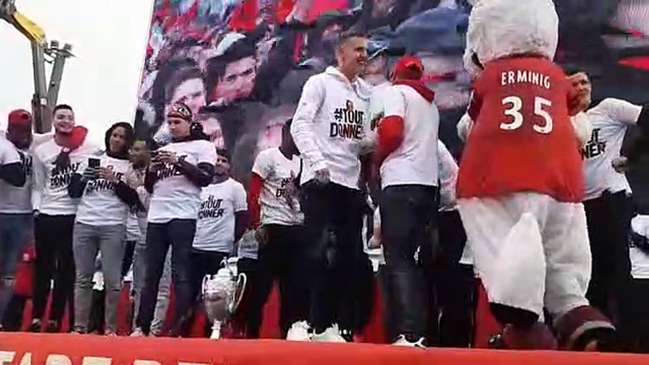 Les joueurs Rouge et Noir fêtent leur titre à Rennes