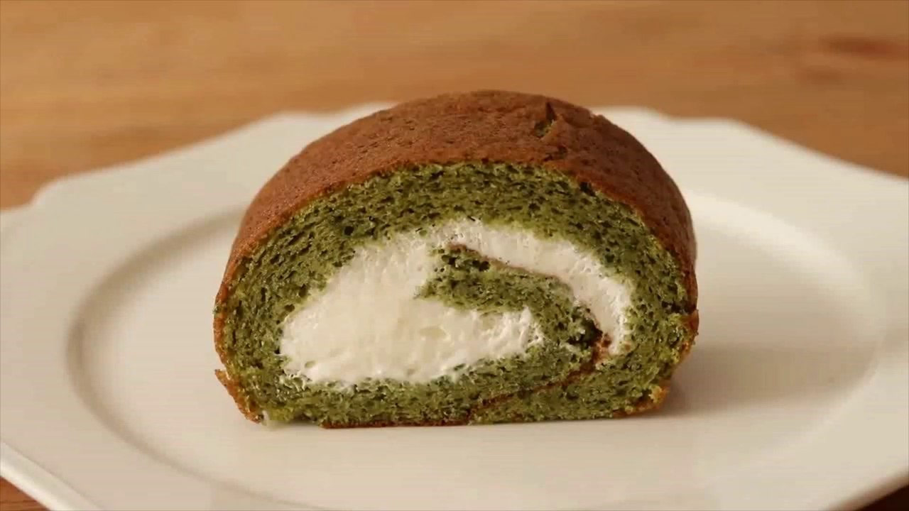 Baking Matcha Swiss Roll