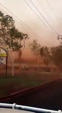Tempête de sable impressionnante digne d'une fin du monde