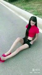 kese is ladki ko utha ke feka