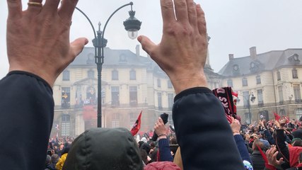 Coupe de France. Ambiance devant la mairie de Rennes