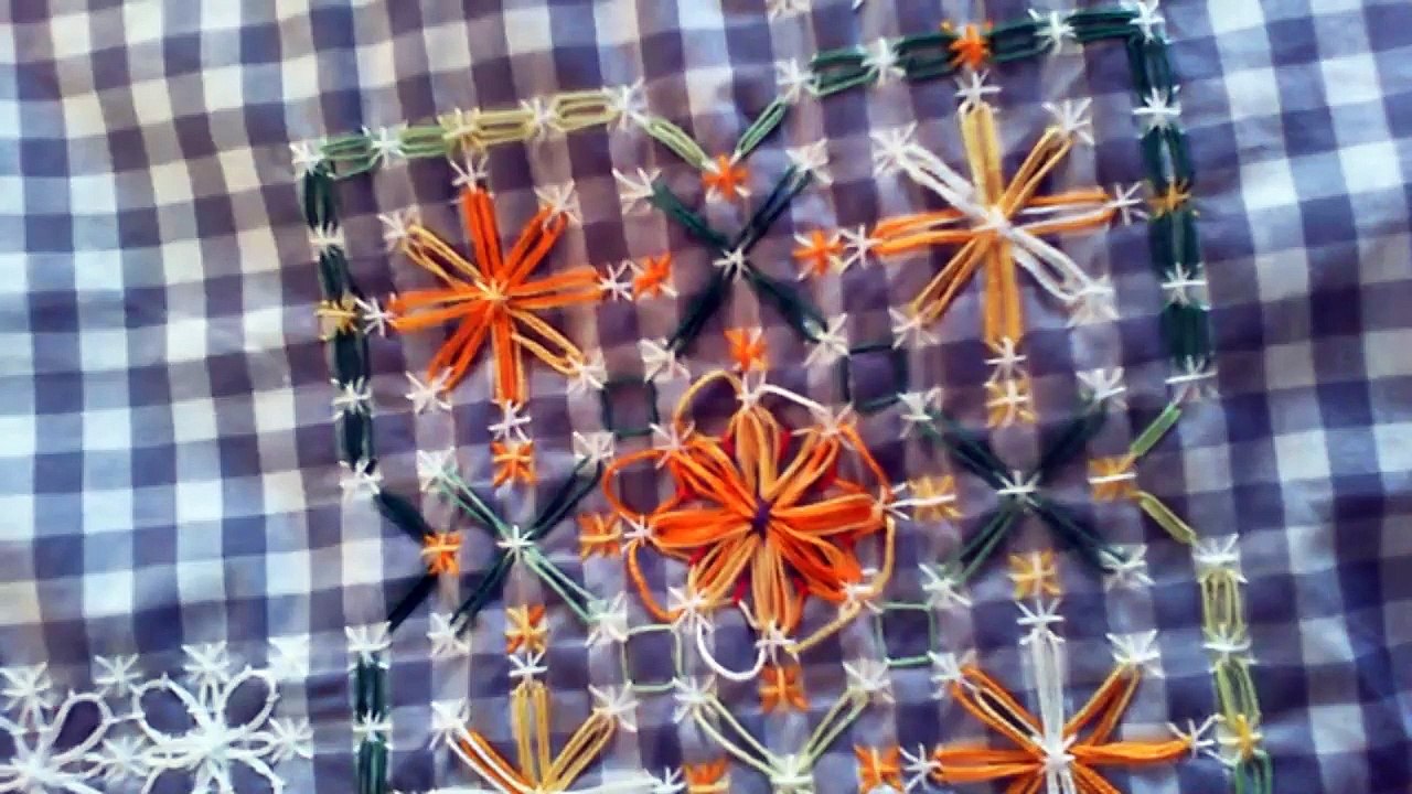 Bordar mosaico de colores esterilla, toalla, pareo y calienta el sol (parte 1) . Y mis _PUNTADAS_