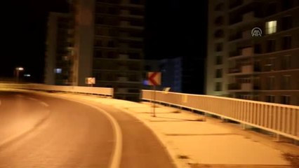 Demir Korkulukları Aşan Otomobil 3 Metre Aşağıya Düştü: 4 Yaralı