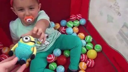 Emzikli Bebek Yüsra Renkli Şekerleri Beğenmiyor,Sürekli Ağlıyor Learning Colors | Fun Kids Videos