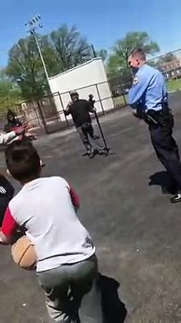 Les policiers aussi savent jouer au basket