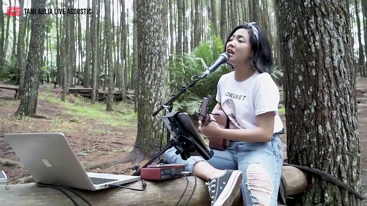 Ada Aku Disini Dhyo Haw Tami Aulia Cover Acoustrip