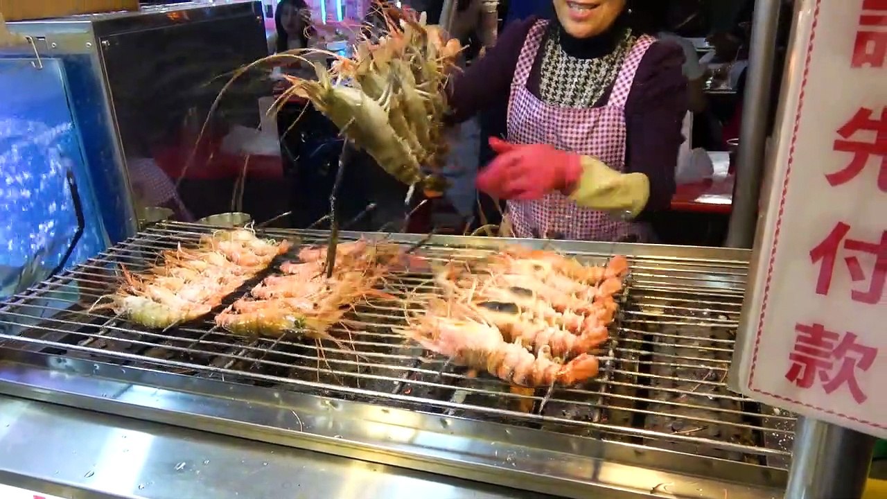Chinese Street Food Liuhe Tourist Night Market