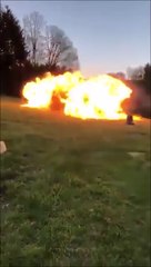 Ils allument un feu avec une tyrolienne : effet garanti