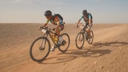 Roberto Bou, el español que vuela en solitario en la etapa maratón de la Titan Desert