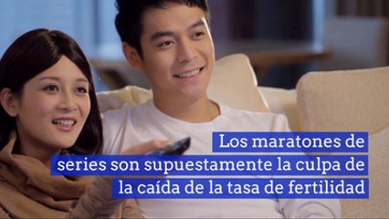Los maratones de series son supuestamente la culpa de la caída de la tasa de fertilidad
