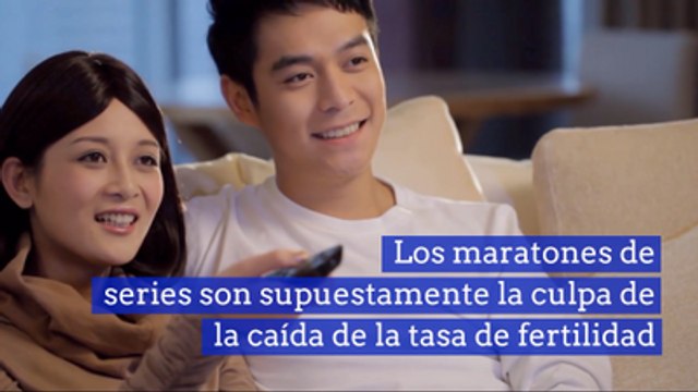 Los maratones de series son supuestamente la culpa de la caída de la tasa de fertilidad