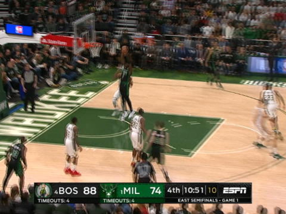 Jaylen Brown dunks on Giannis