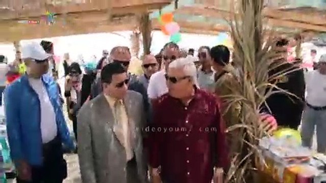مطروح وشم النسيم .. شاهد ماذا فعل المحافظ على شاطئ روميل؟