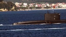 Rus denizaltısı Çanakkale Boğazı'ndan geçti