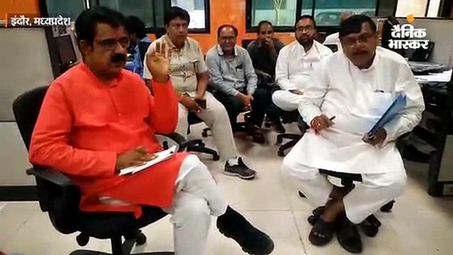 कांग्रेस प्रत्याशी पंकज संघवी और भाजपा प्रत्याशी शंकर लालवानी ने एक-दूसरे से किए सवाल जवाब