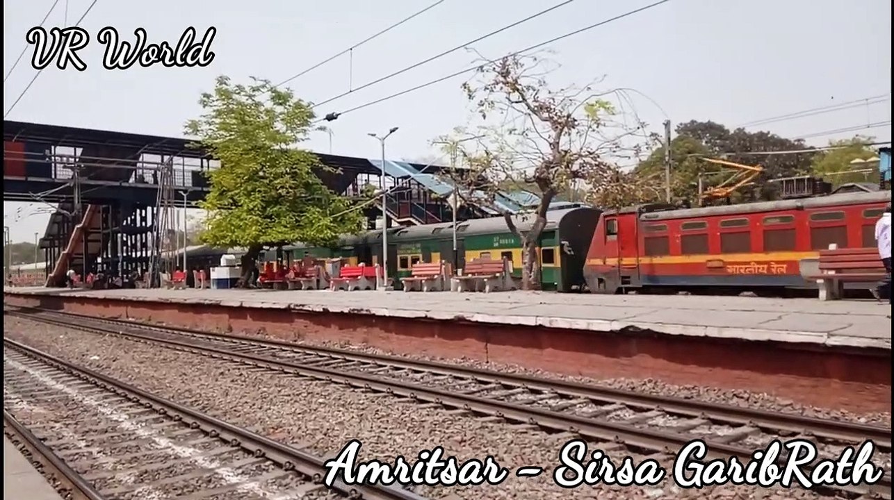 (3 in 1) TRAINS CROSSING at Tilak Bridge !!