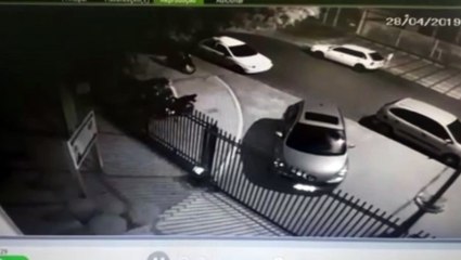 Vídeo mostra furto de motociclista no Jardim Clarito