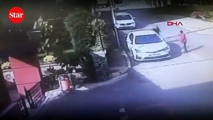 Çekirdeği taş sandı, küçük çocuğu öldüresiye dövdü!; O anlar kamerada