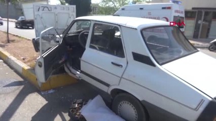 Adıyaman Minibüs ile Çarpışan Otomobildeki Çift Yaralandı