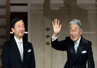 فيديو: أكيهيتو أول إمبراطور ياباني يتنحي عن الحكم في بلاده منذ 200 عام