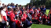 Alumnos del Colegio Apóstol de Ponteareas Visitan el Entrenamiento del Celta