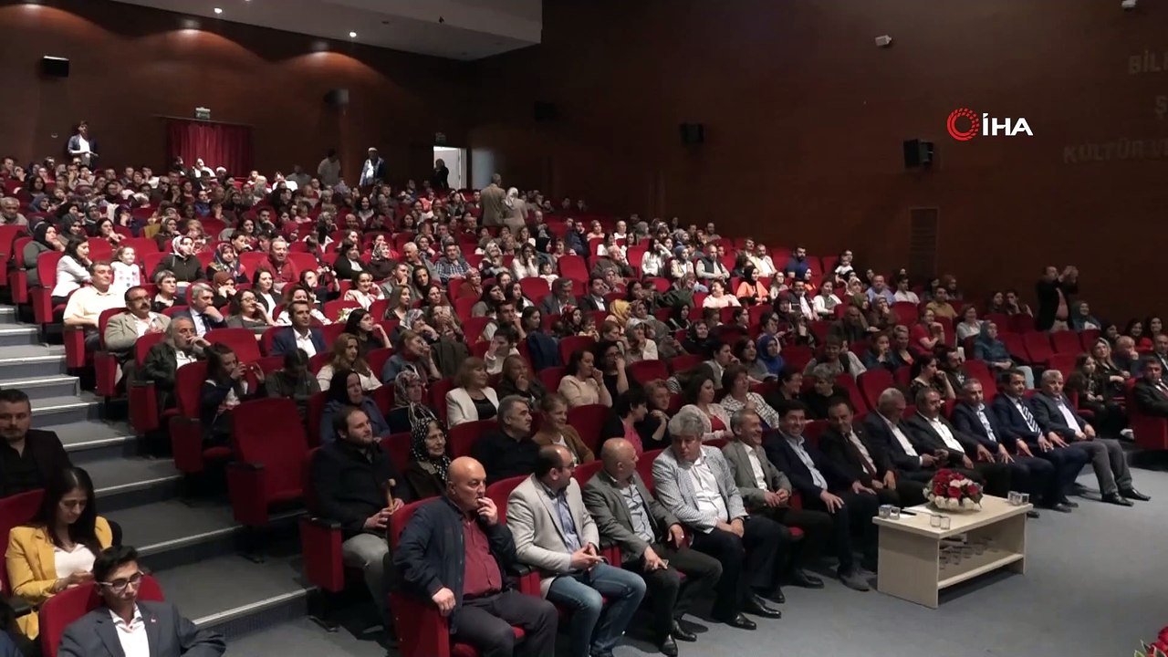 Türk halk müziği korosundan muhteşem konser