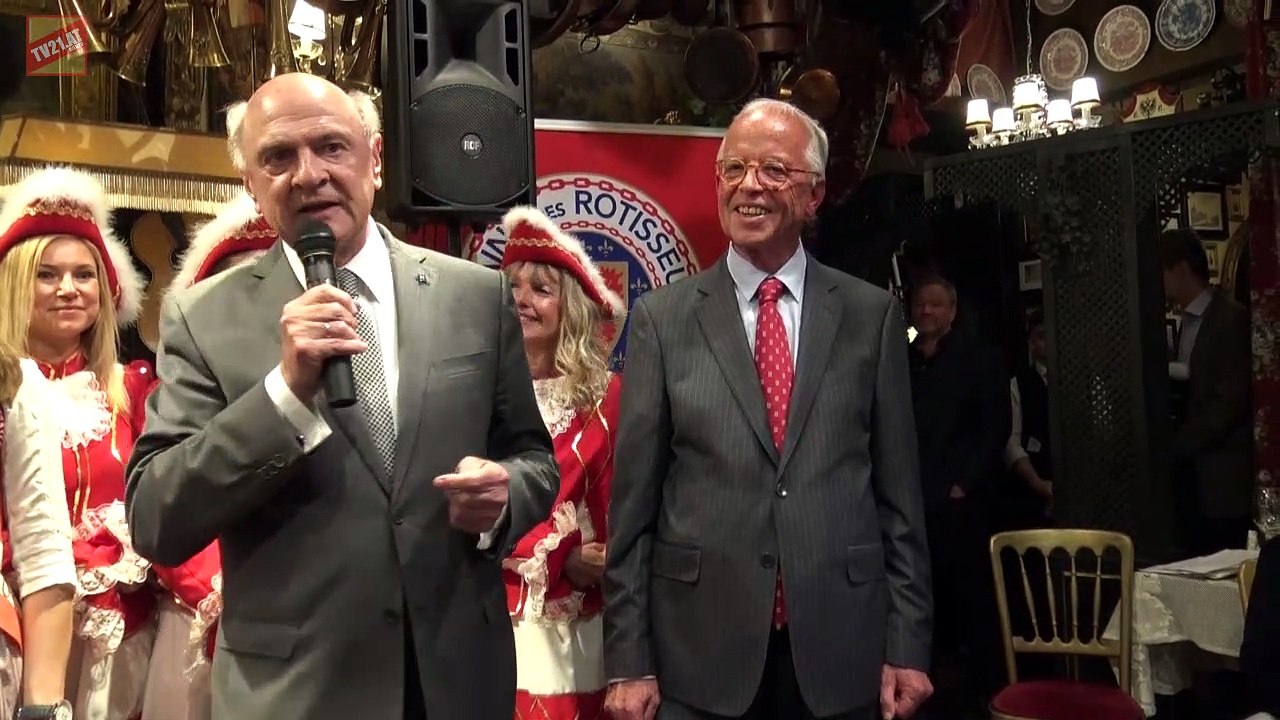 Sarah Wiener und Erwin Pröll erhalten im Marchfelderhof den  Goldenen Spargel
